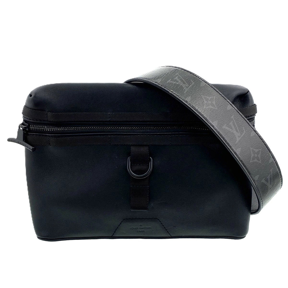 LOUIS VUITTON Infini Messenger Shoulder Bag Leather Black